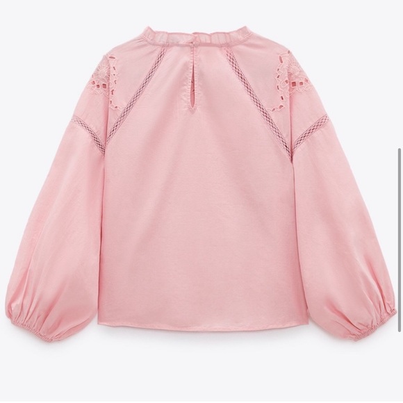 ZARA Gorgeous & Delicately Embroidered Eyelet Blouse that is beautiful🔥🔥🔥 - Picture 3 of 7